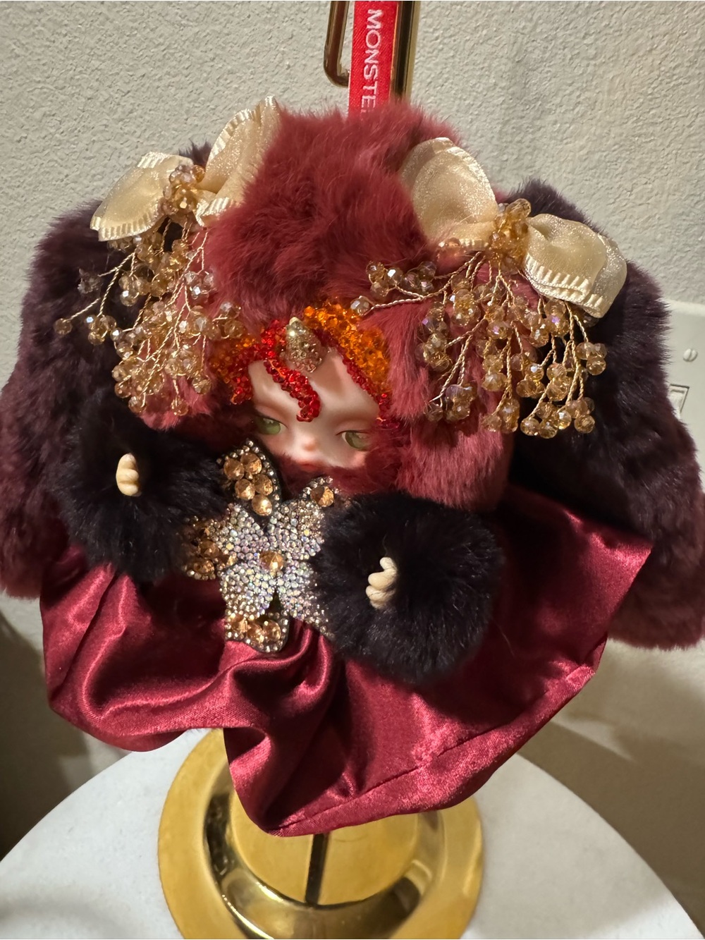 Red Fur Crystal-Embellished Skullpanda - Picture 4 of 5